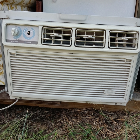 Three Whirlpool Air Conditioners. - Picture 2 of 3